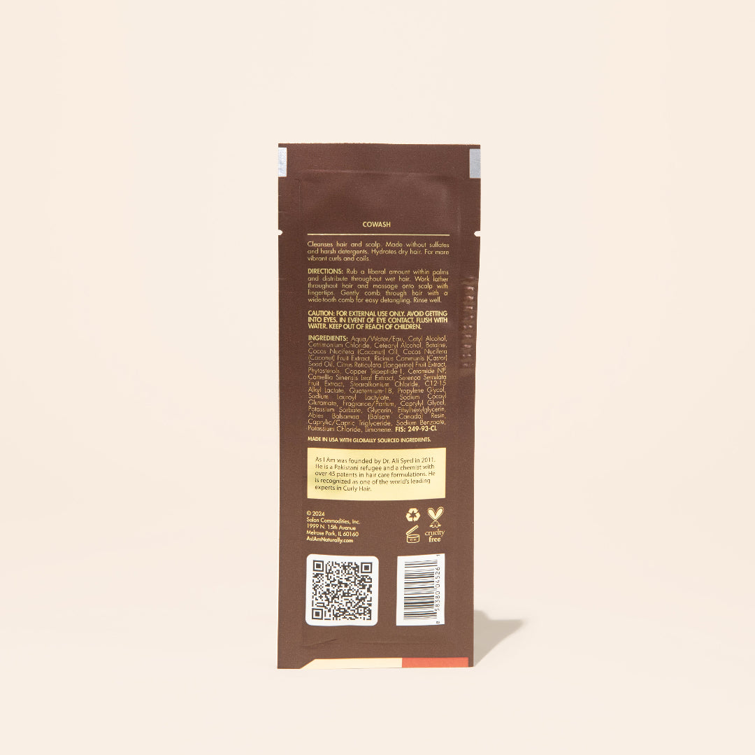 AS I AM Coconut CoWash im 1-Unzen-Beutel mit einer cremigen, buttrigen Textur reinigt und pflegt sanft in einem Schritt, entfernt Ablagerungen, spendet Feuchtigkeit und entwirrt strukturiertes Haar mit einem erfrischenden Kokosnussduft.