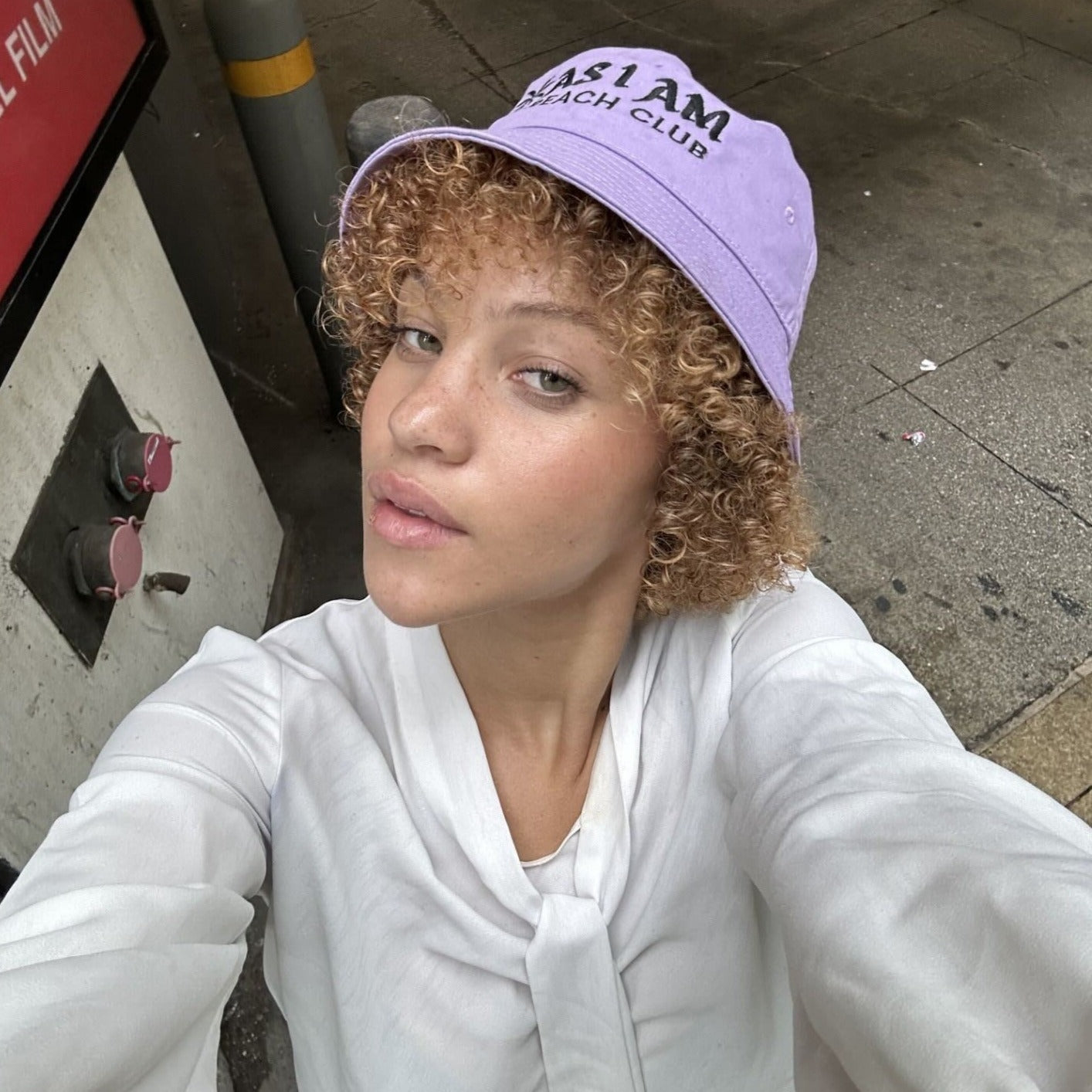 Beach Club Eimer Hut