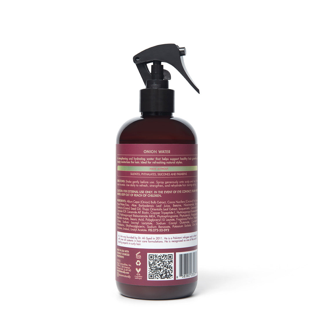 Flasche mit Sprühkopf auf weißem Hintergrund