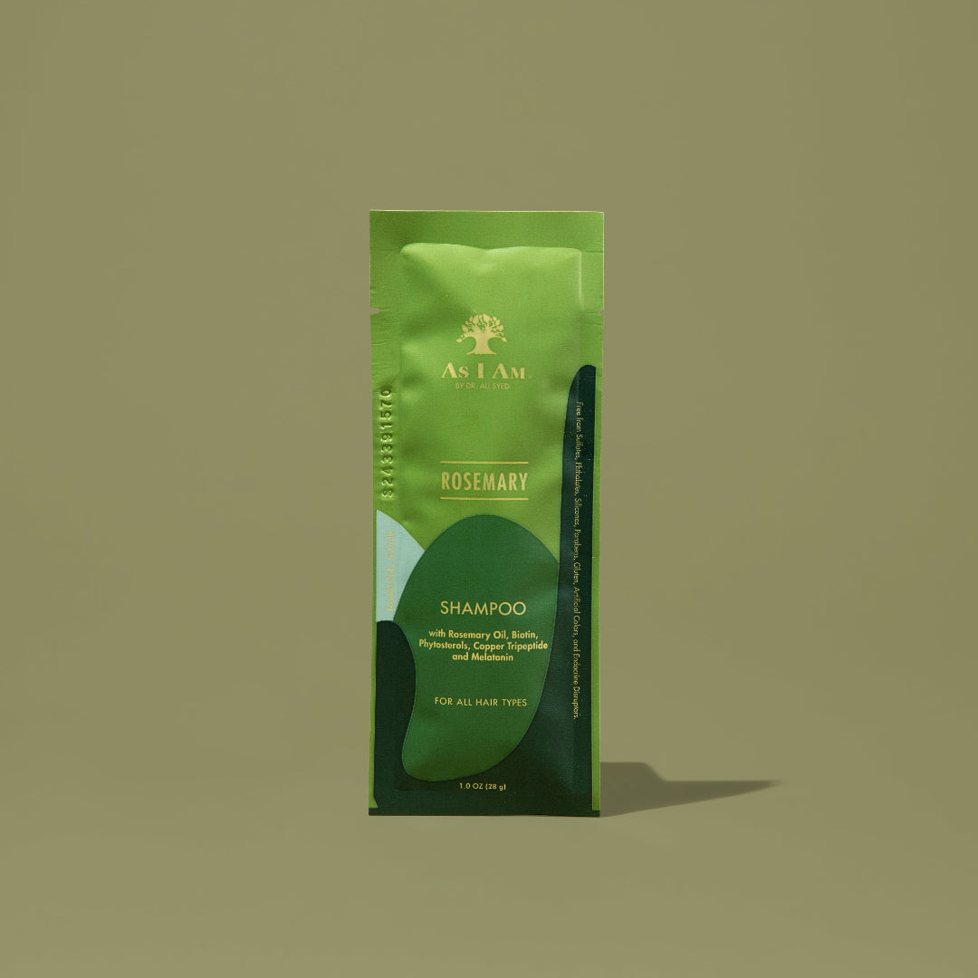 AS I AM Rosmarin Shampoo in einem 1 oz Beutel, mit einer leichten Textur - formuliert, um die Kopfhaut zu beleben, das Haarwachstum zu fördern und sanft zu reinigen, während das Haar gestärkt und Haarbruch verhindert wird.