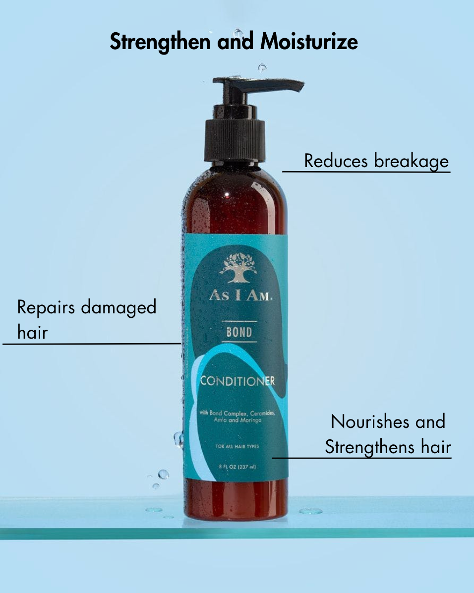 Flasche "As I Am"-Conditioner mit Text, der seine Vorteile hervorhebt, auf blauem Hintergrund