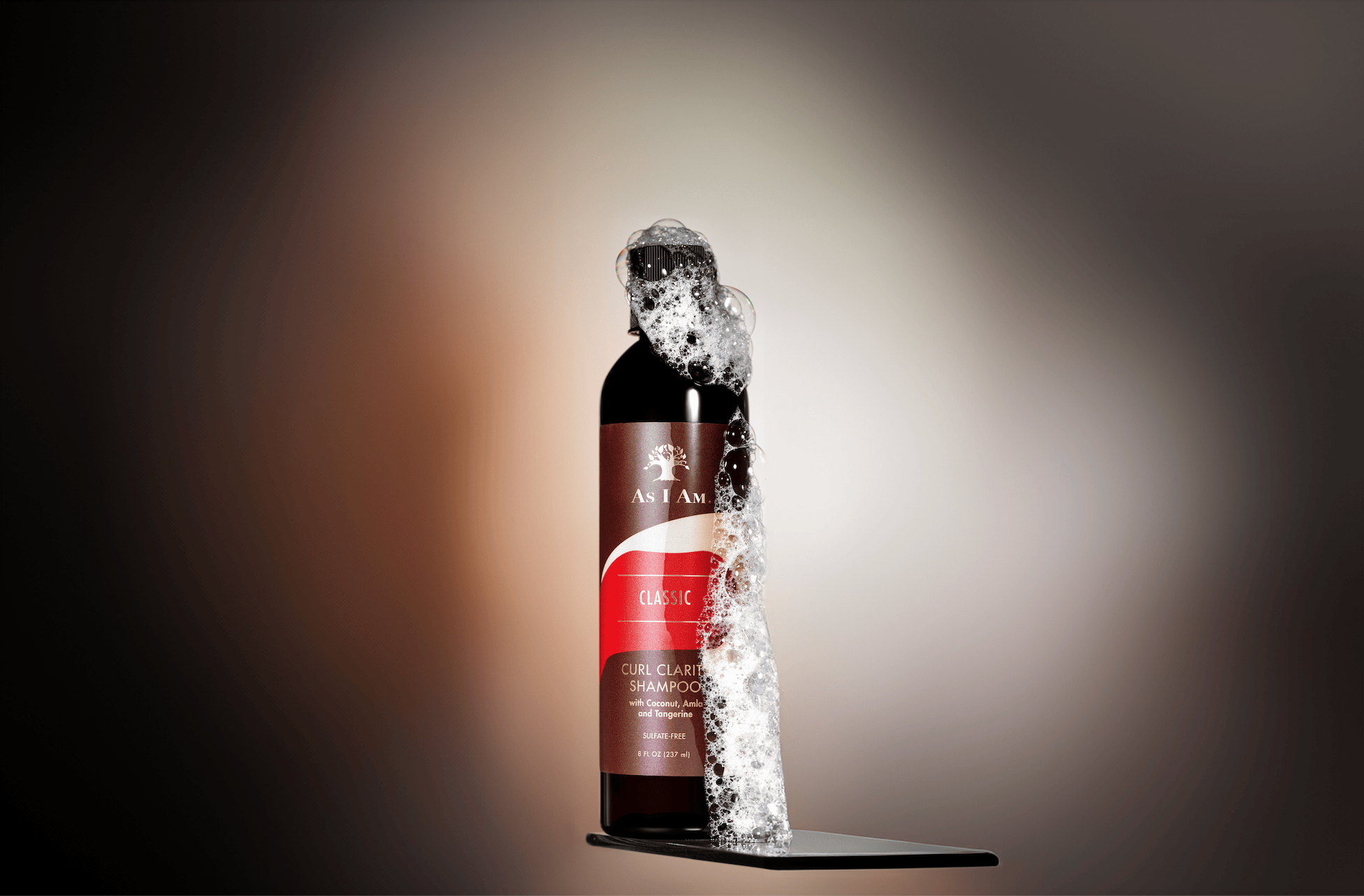 As I Am Curl Clarity Shampoo Flasche - ein sulfatfreier Reiniger, der Produktablagerungen sanft entfernt und gleichzeitig die Feuchtigkeit für lockiges und krauses Haar erhält.