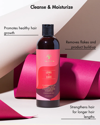 Shampooflasche mit rosa Etikett auf einem geometrischen Hintergrund