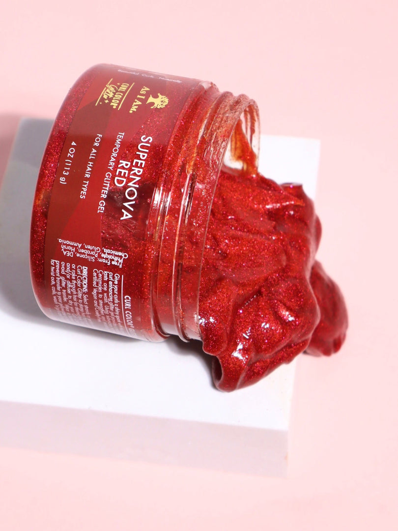 Die As I Am Curl Color Glitter Collection bietet lebendige, temporäre Haarfarben mit einem schimmernden Finish für Locken und Haarspitzen.