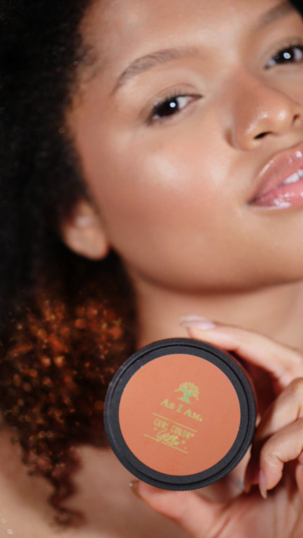 Die As I Am Curl Color Glitter Collection bietet lebendige, temporäre Haarfarben mit einem schimmernden Finish für Locken und Haarspitzen.